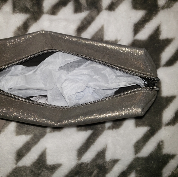 Pewter Metallic Ulta make up bag - Picture 3 of 4